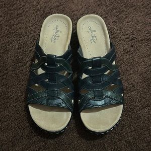 Women’s sandals brand new